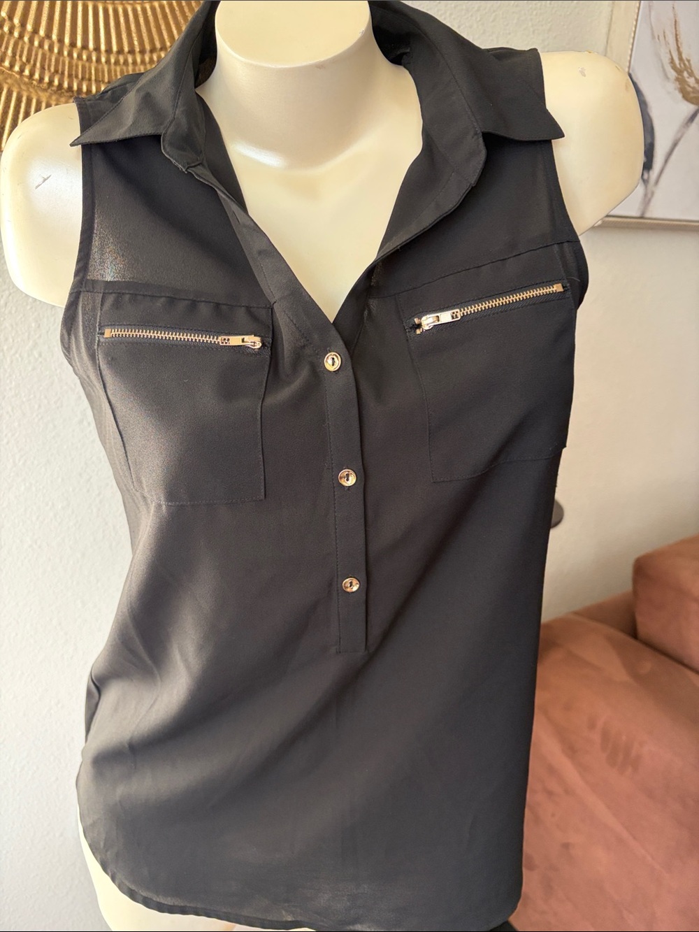 Finesse Black Sleeveless Zip-Pocket Blouse